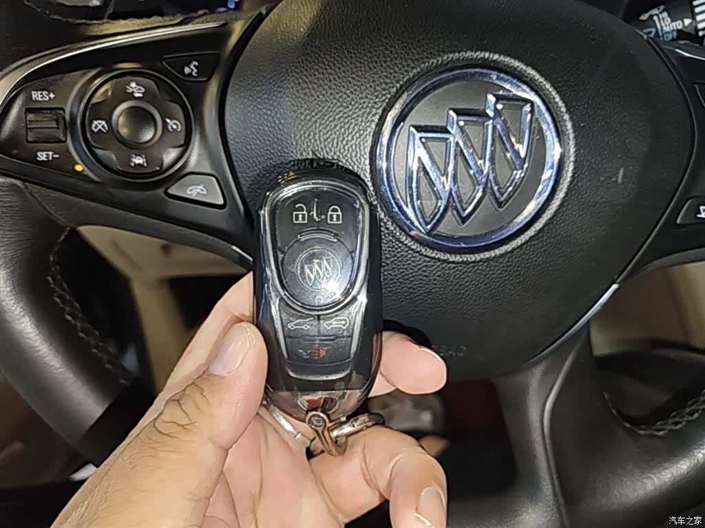 Buick GL8, 2017 9