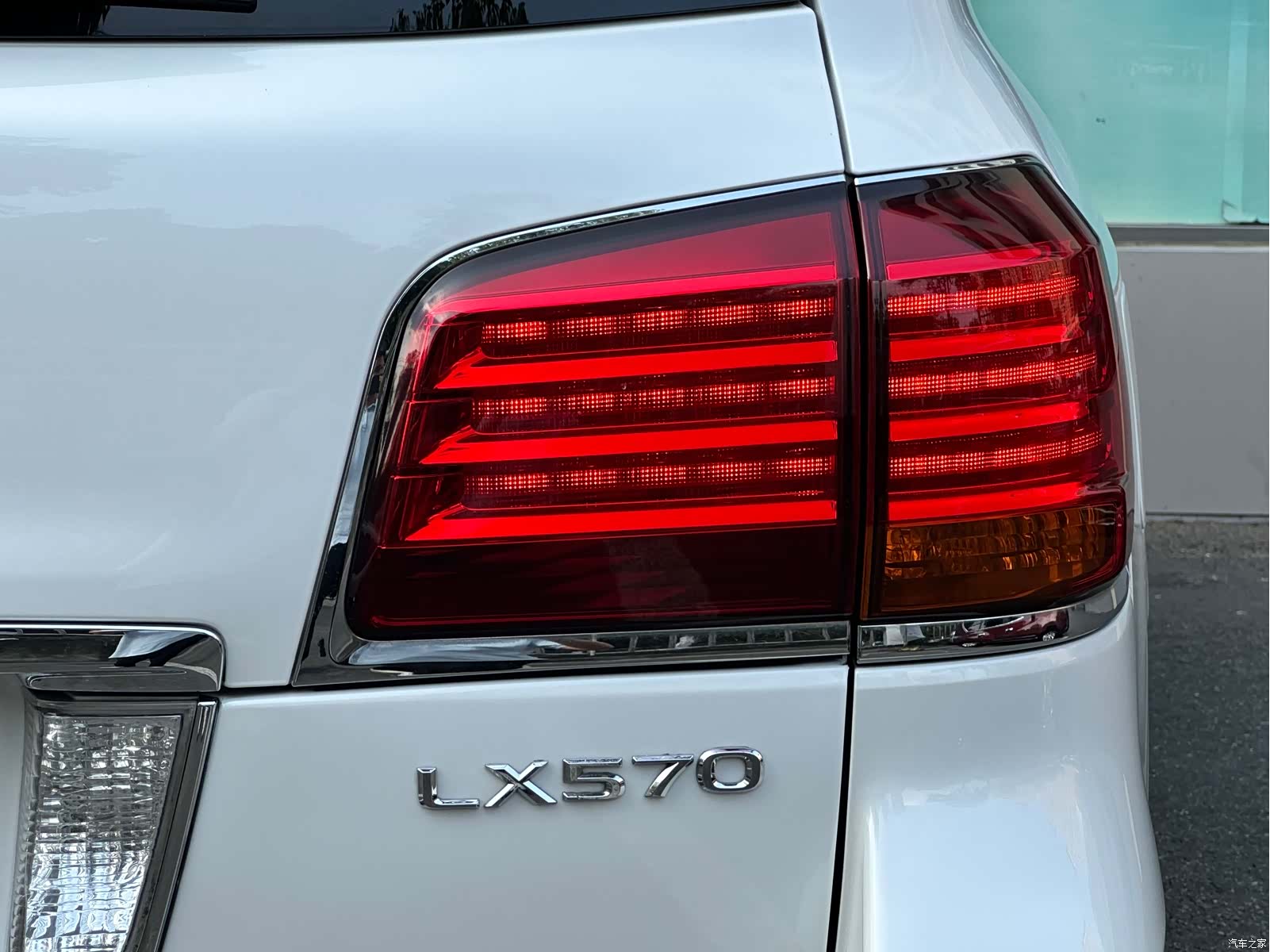 Lexus LX, 2011 6