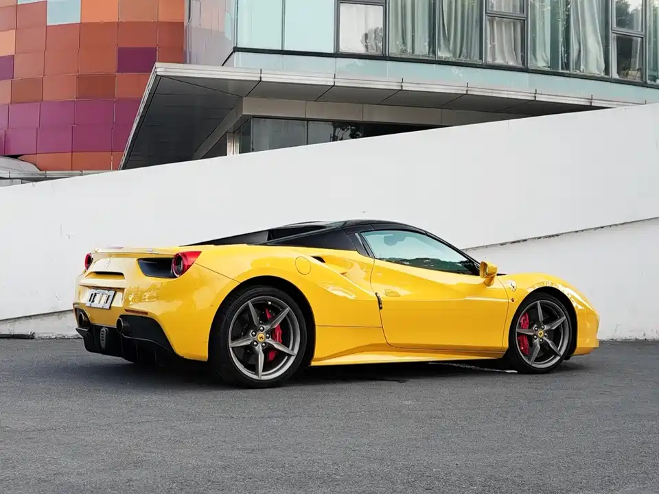 Ferrari 488