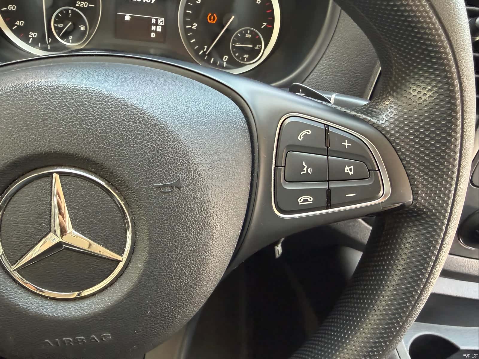 Mercedes-Benz 9, 2020 24