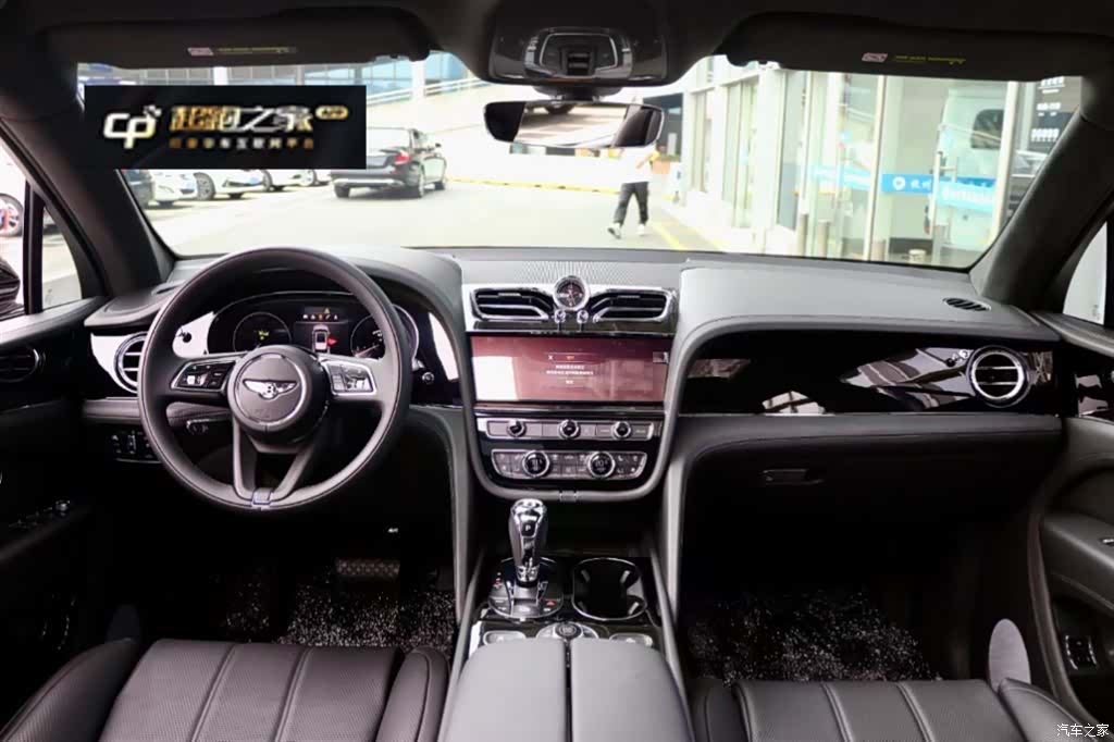 Bentley Bentayga, 2023 7