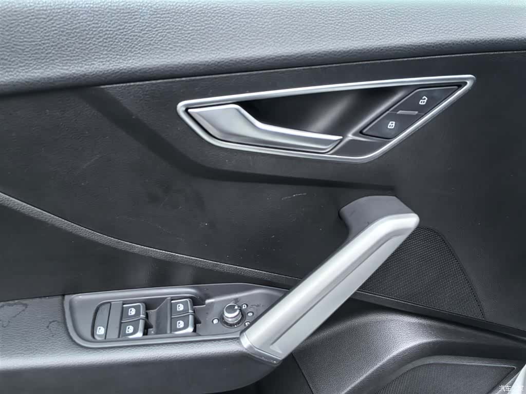 Audi Q2L, 2020 15