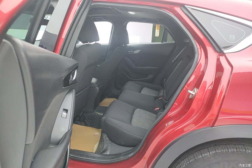 Mazda CX-4, 2022 11