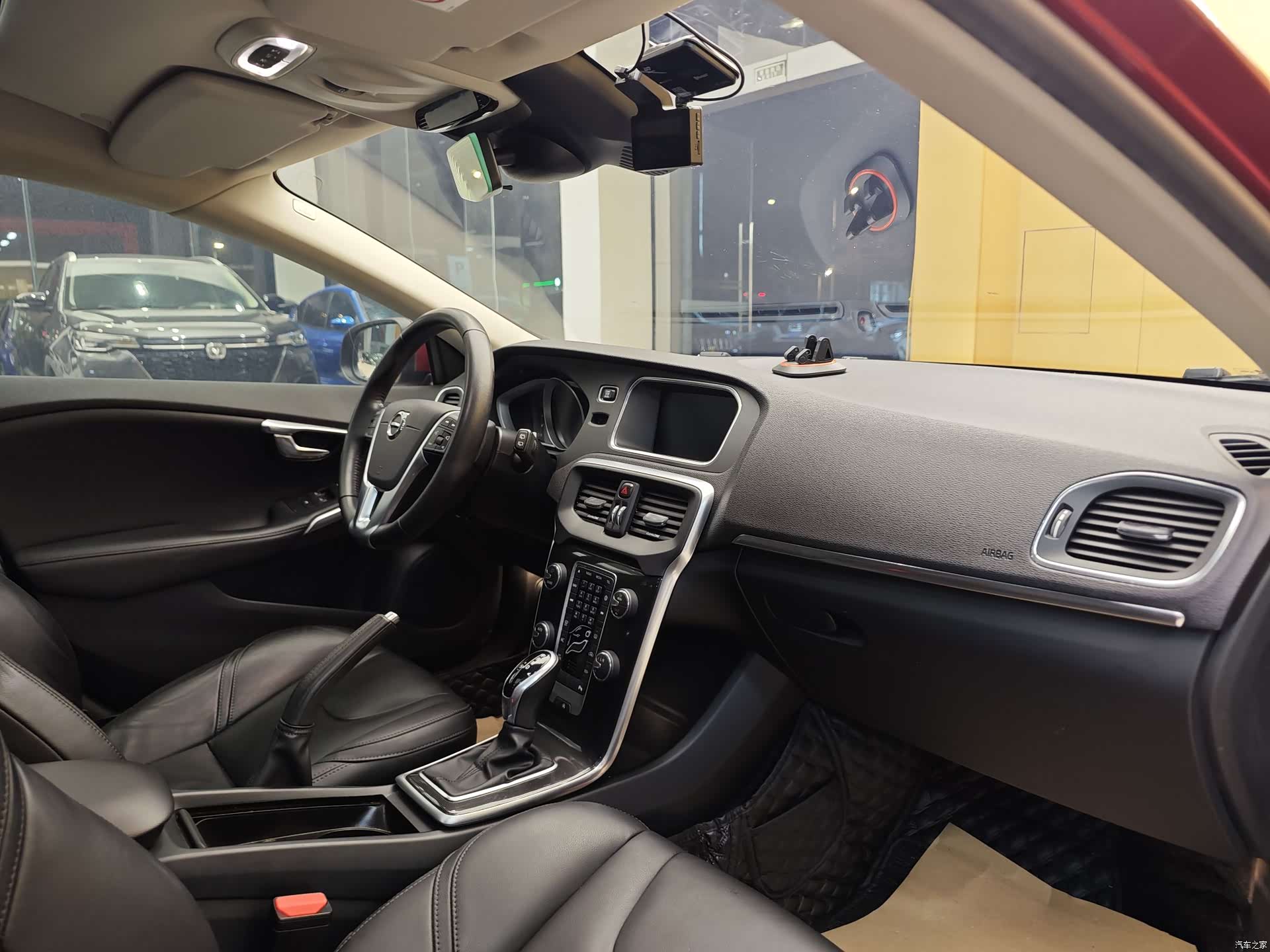 Volvo V40, 2018 30