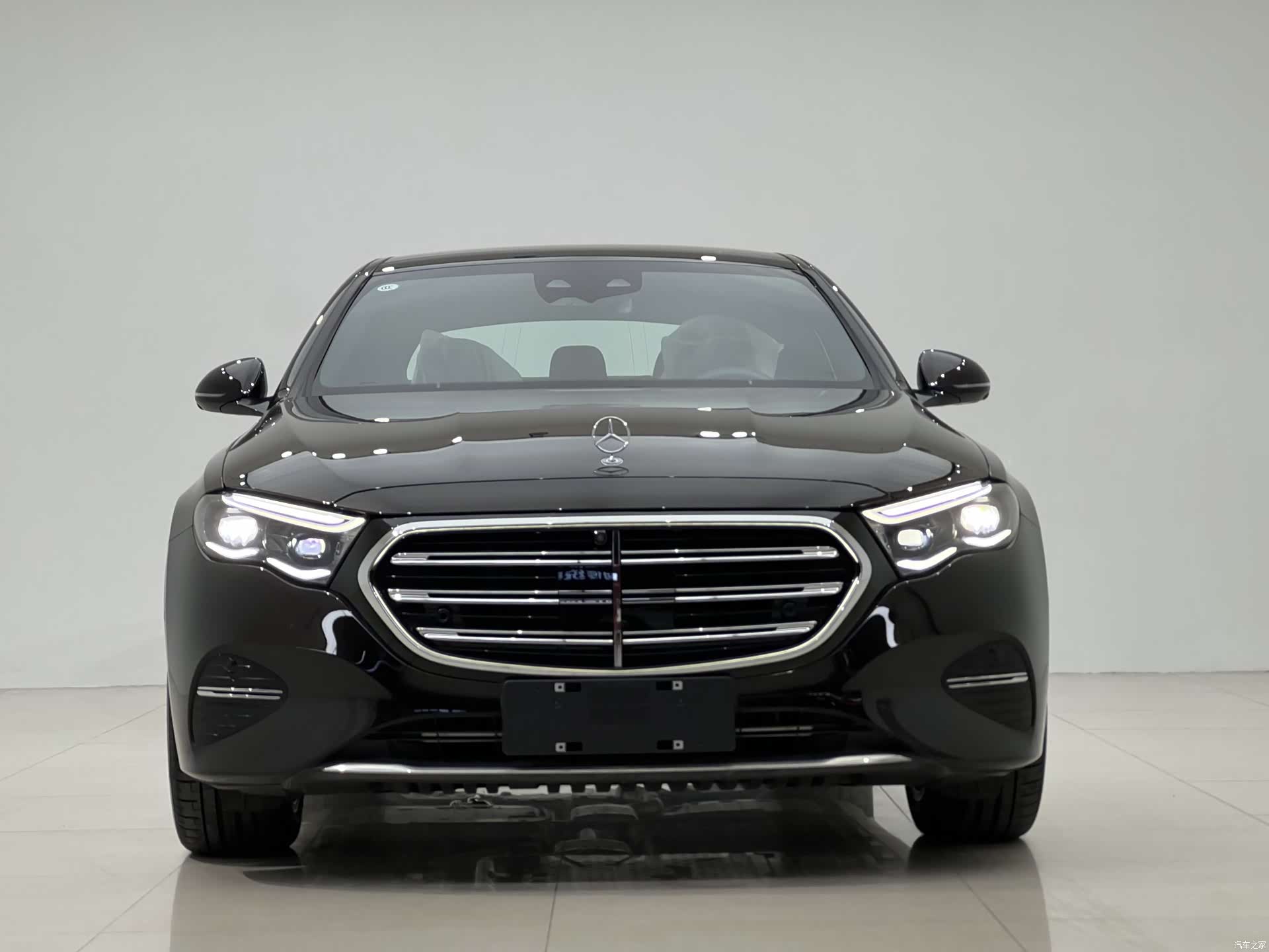 Mercedes-Benz E-Class, 2024 3