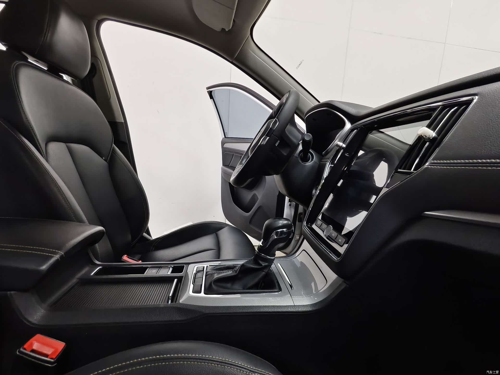 Roewe RX5, 2020 15