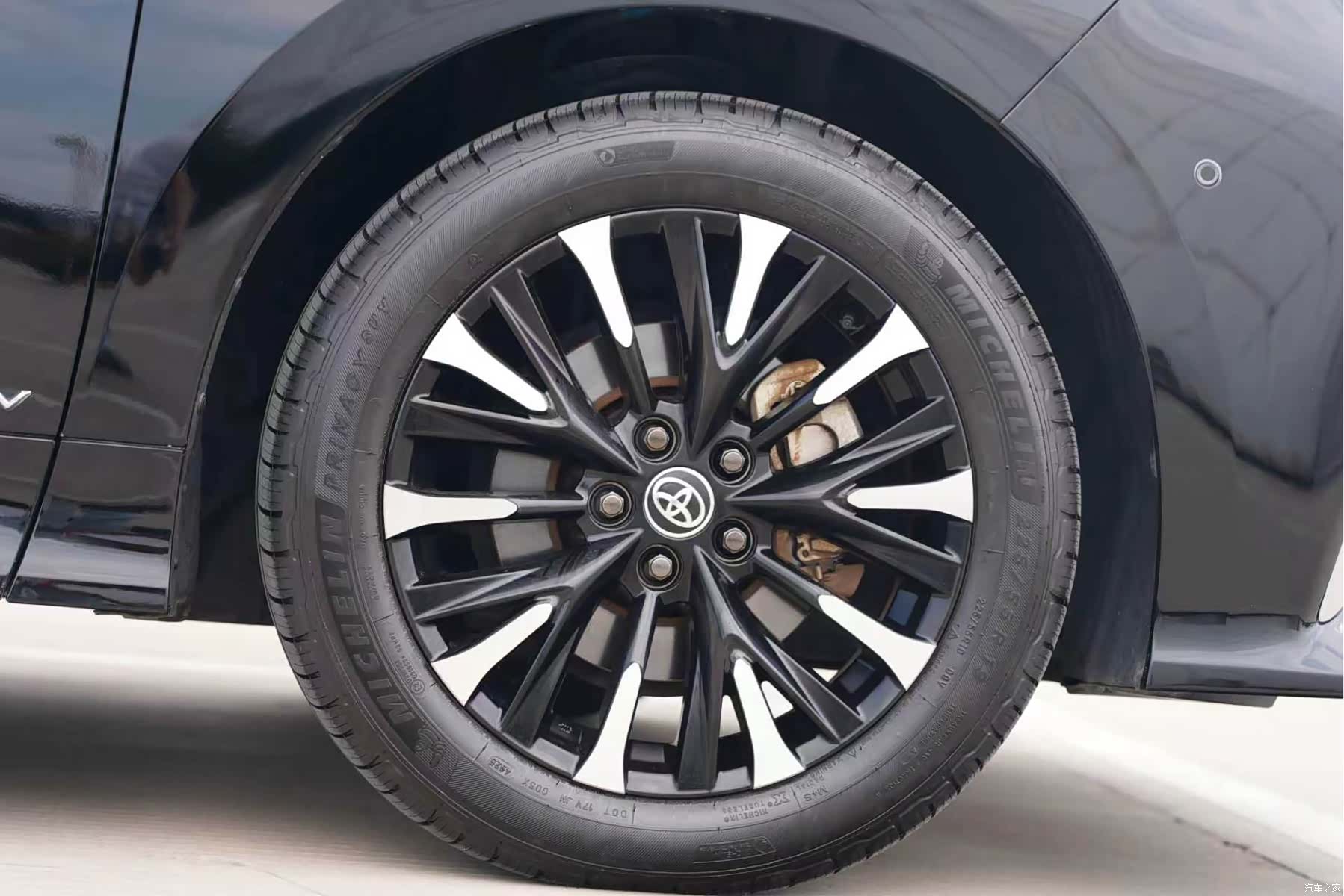 Toyota Alphard, 2023 22