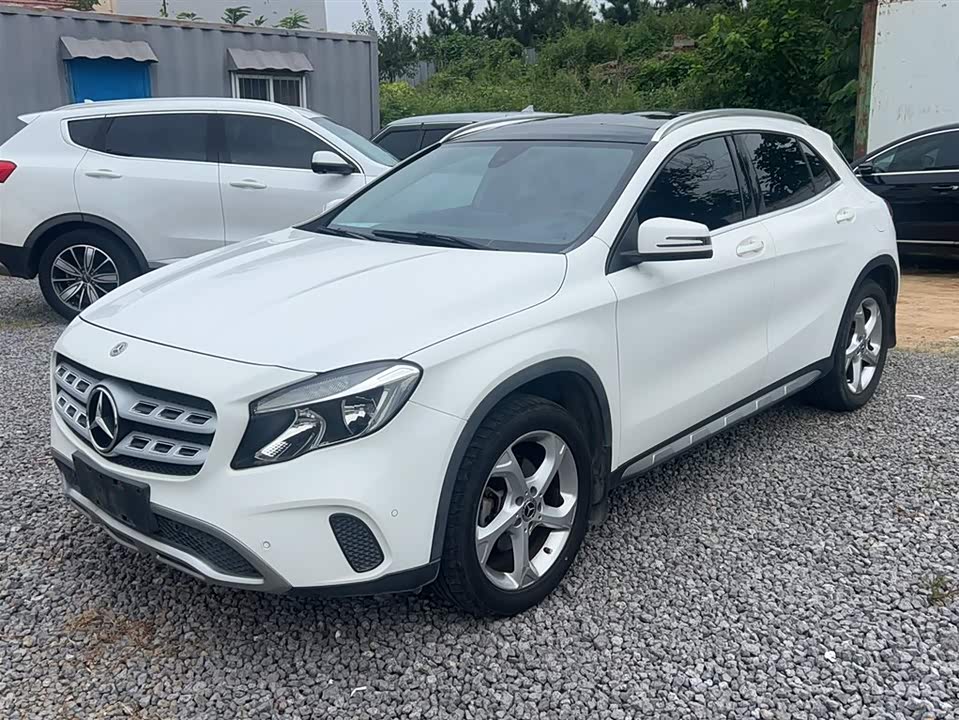 Mercedes-Benz GLA