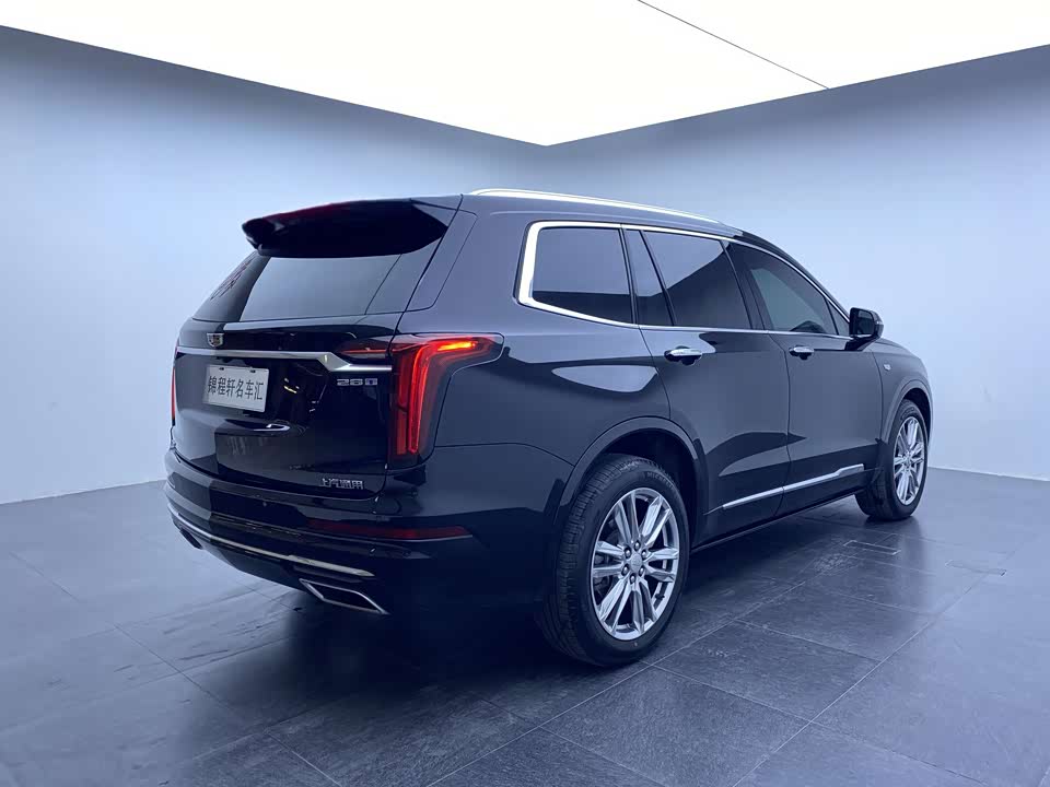 Cadillac XT6
