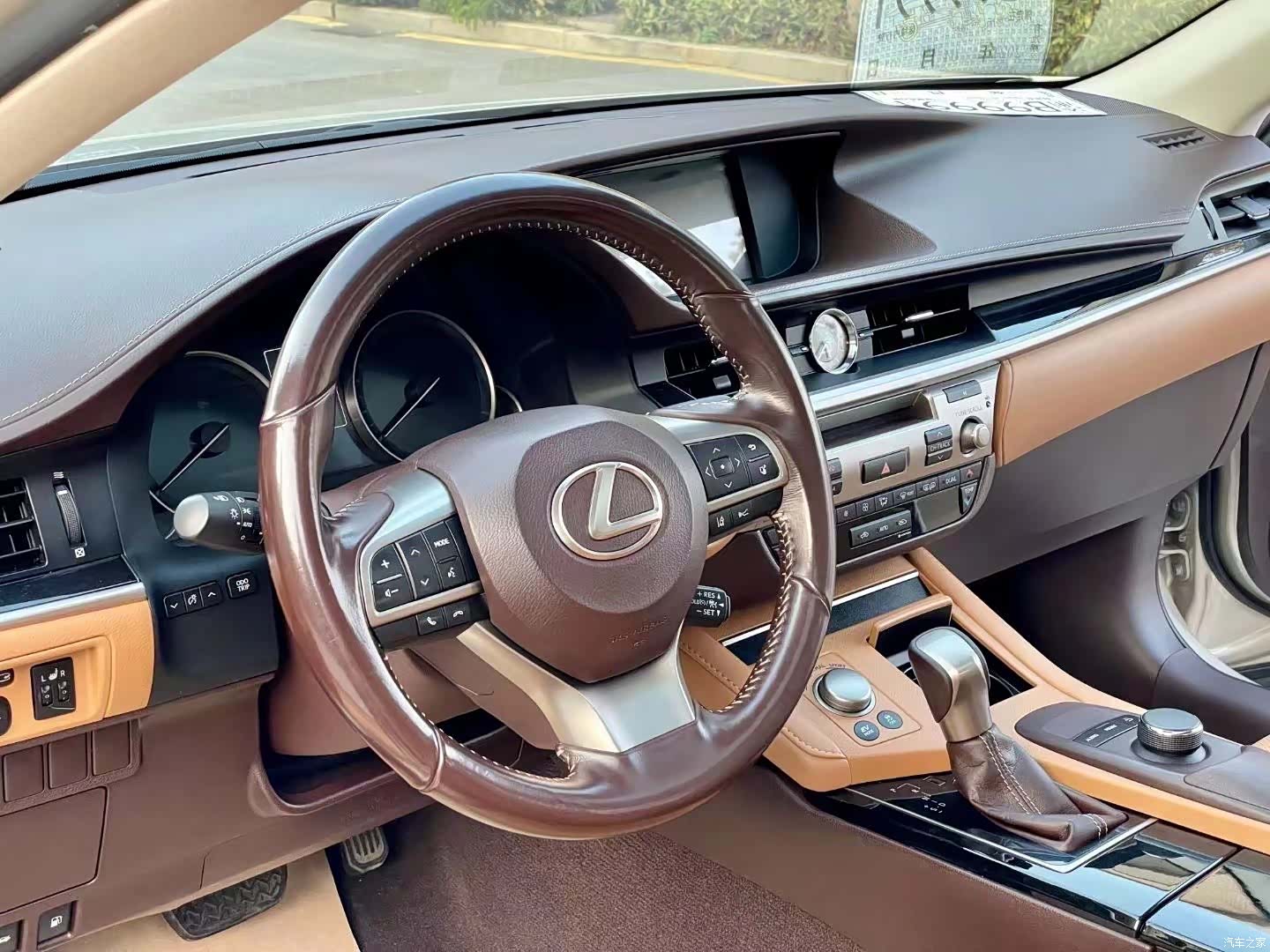 Lexus ES, 2017 7