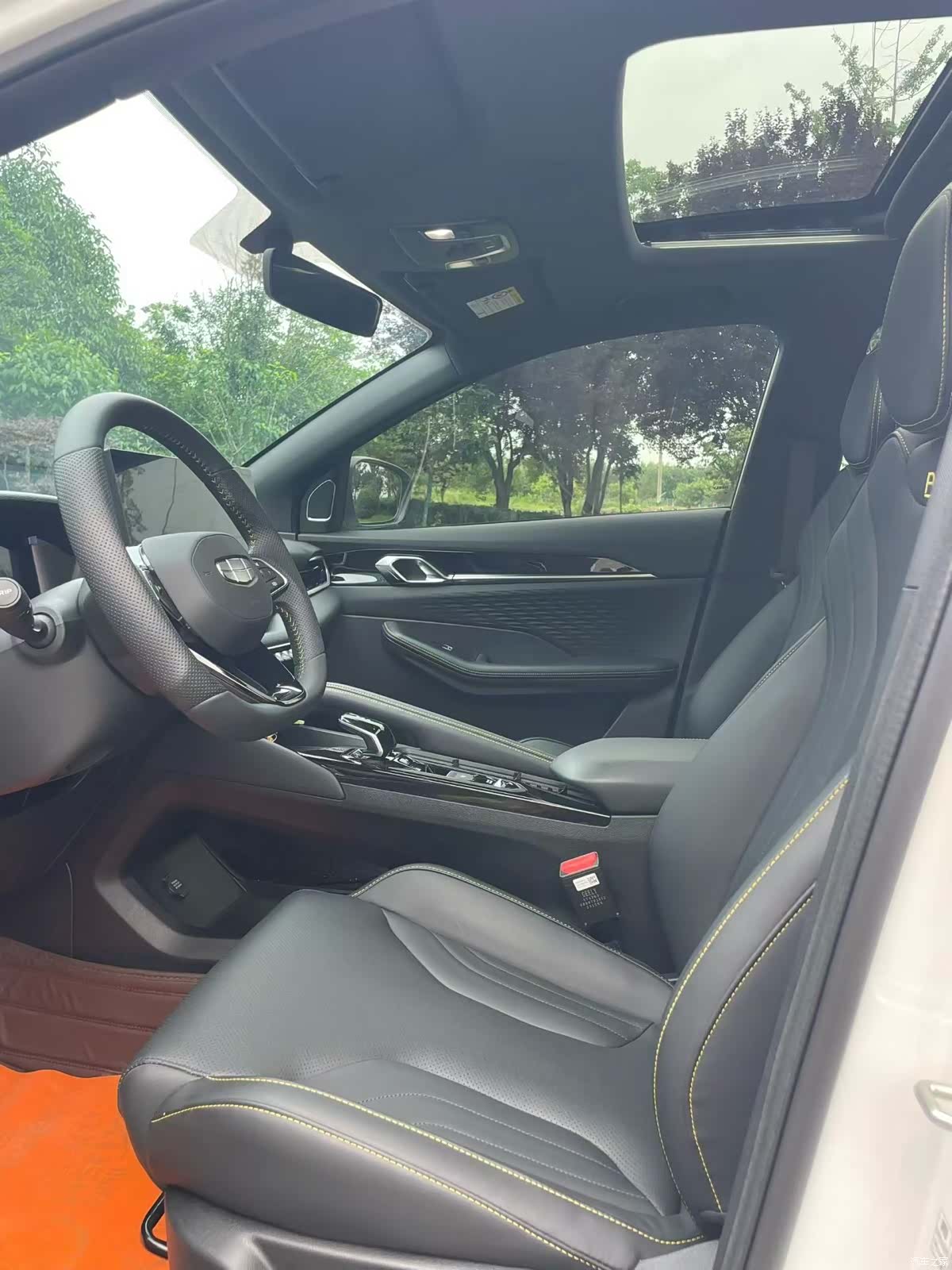 Geely Coolray, 2026 4