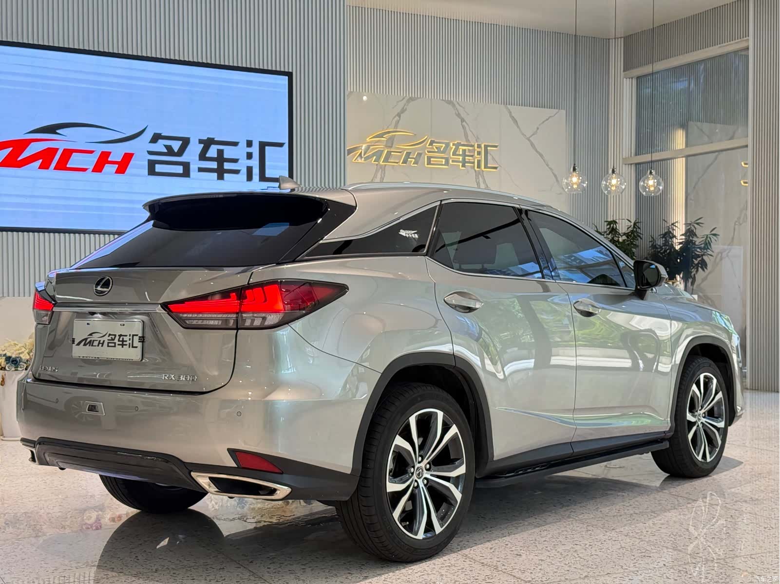 Lexus RX, 2022 3