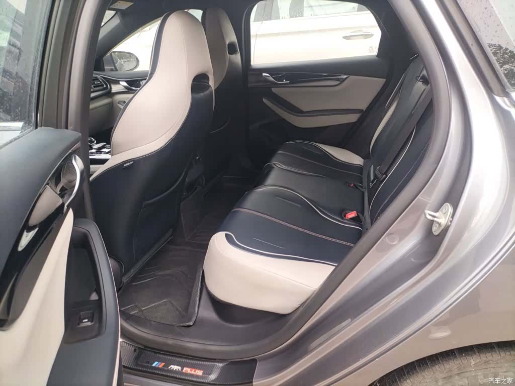 BYD Qin, 2022 13