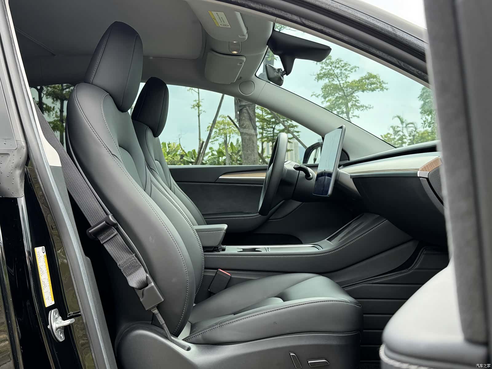 Tesla Model Y, 2023 12