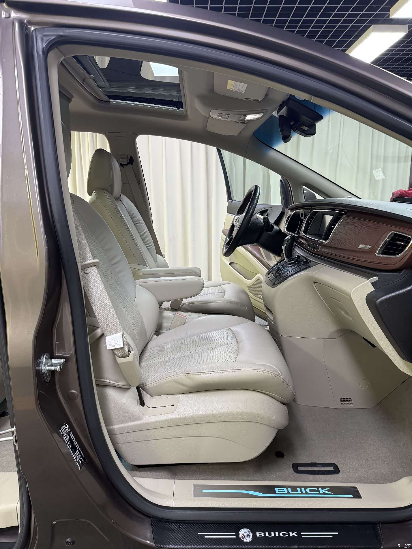Buick GL8, 2015 34