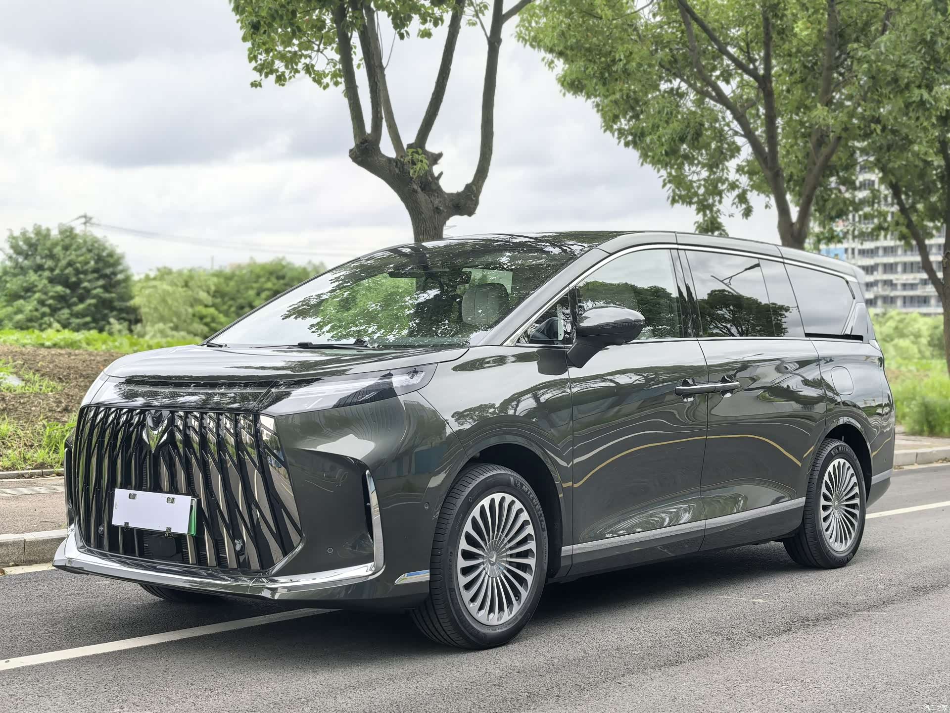 BAIC V9