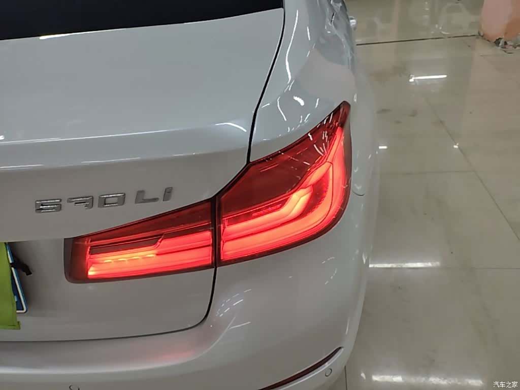 BMW 5 Series, 2018 8