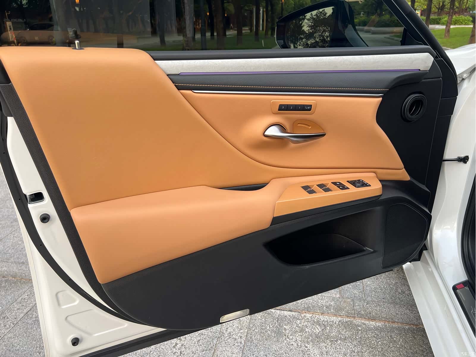 Lexus ES, 2025 17