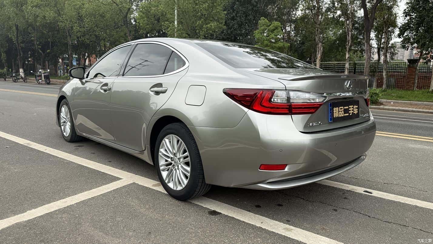 Lexus ES, 2016 4