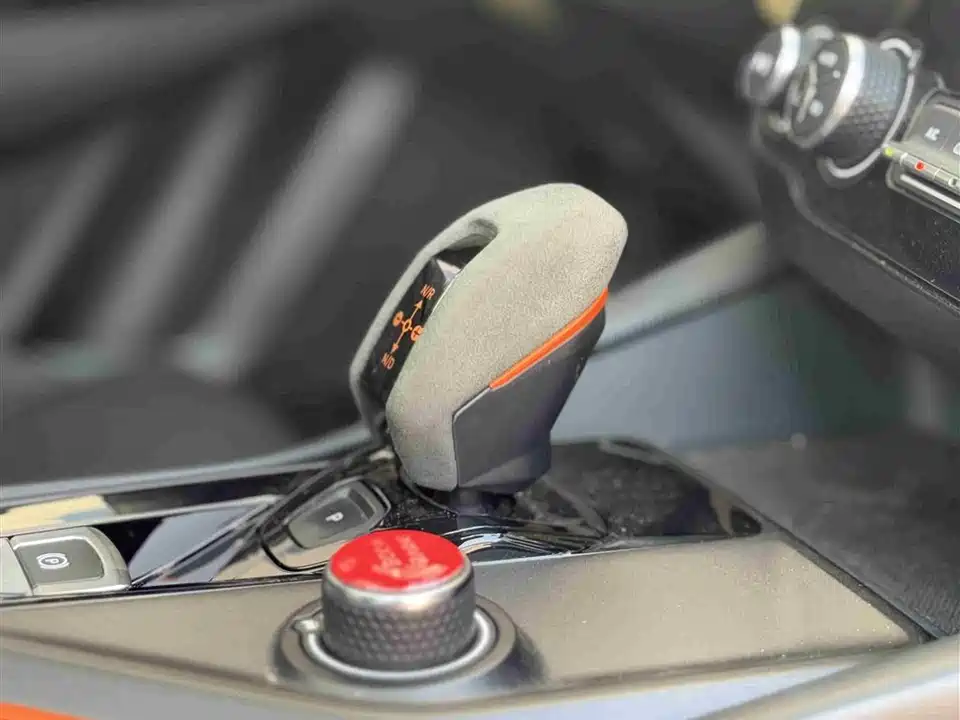 Lynk & Co 02 Hatchback