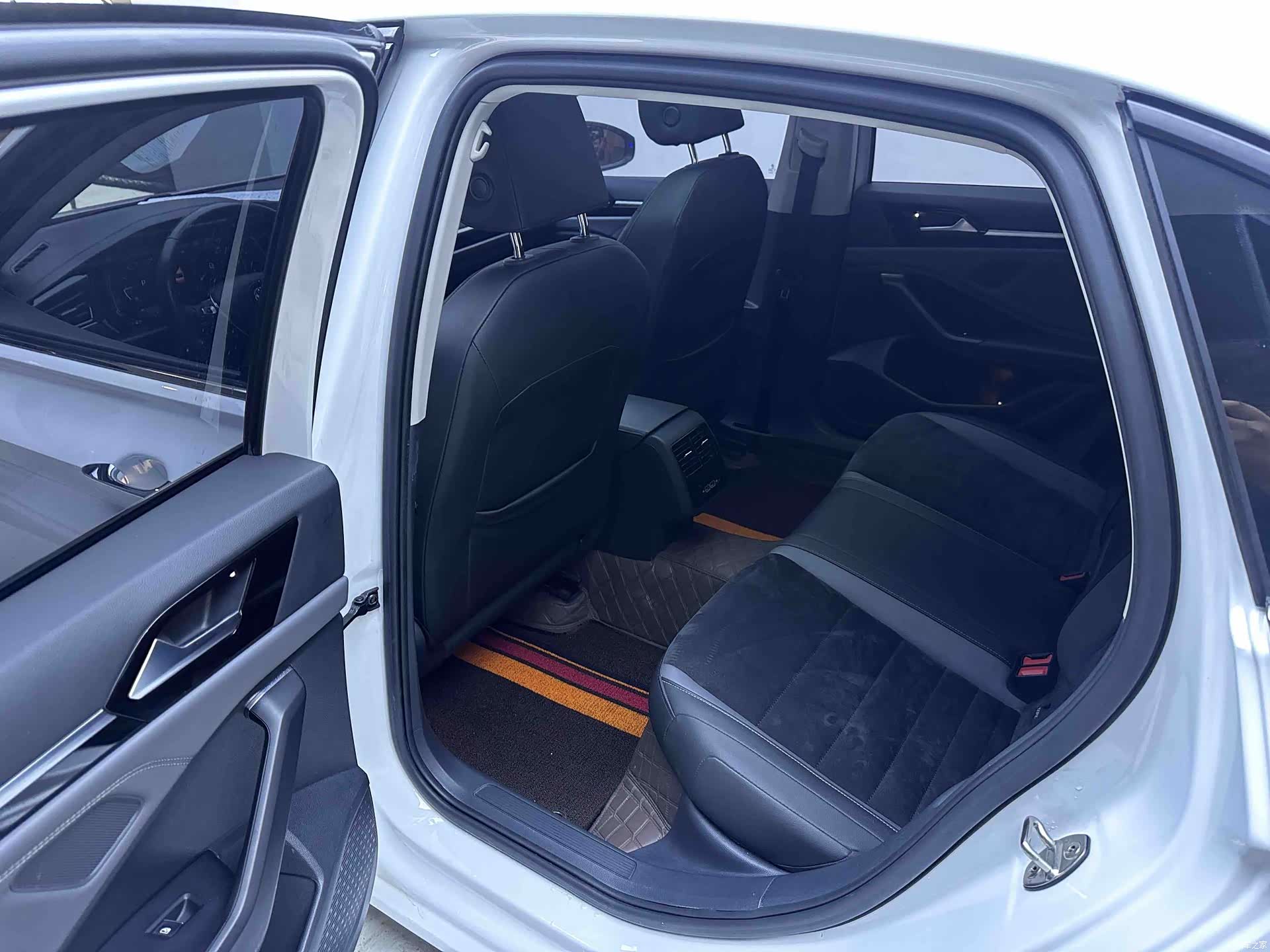 Volkswagen Sagitar, 2021 10