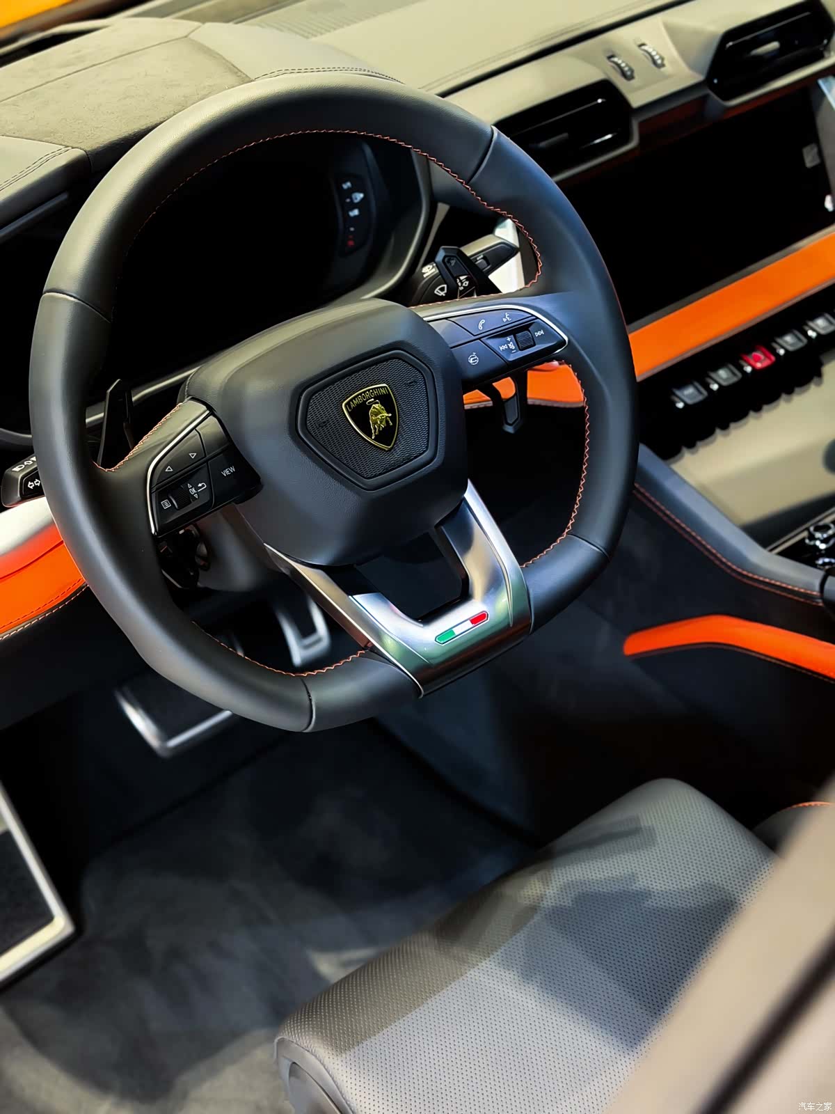 Lamborghini Urus, 2025 14