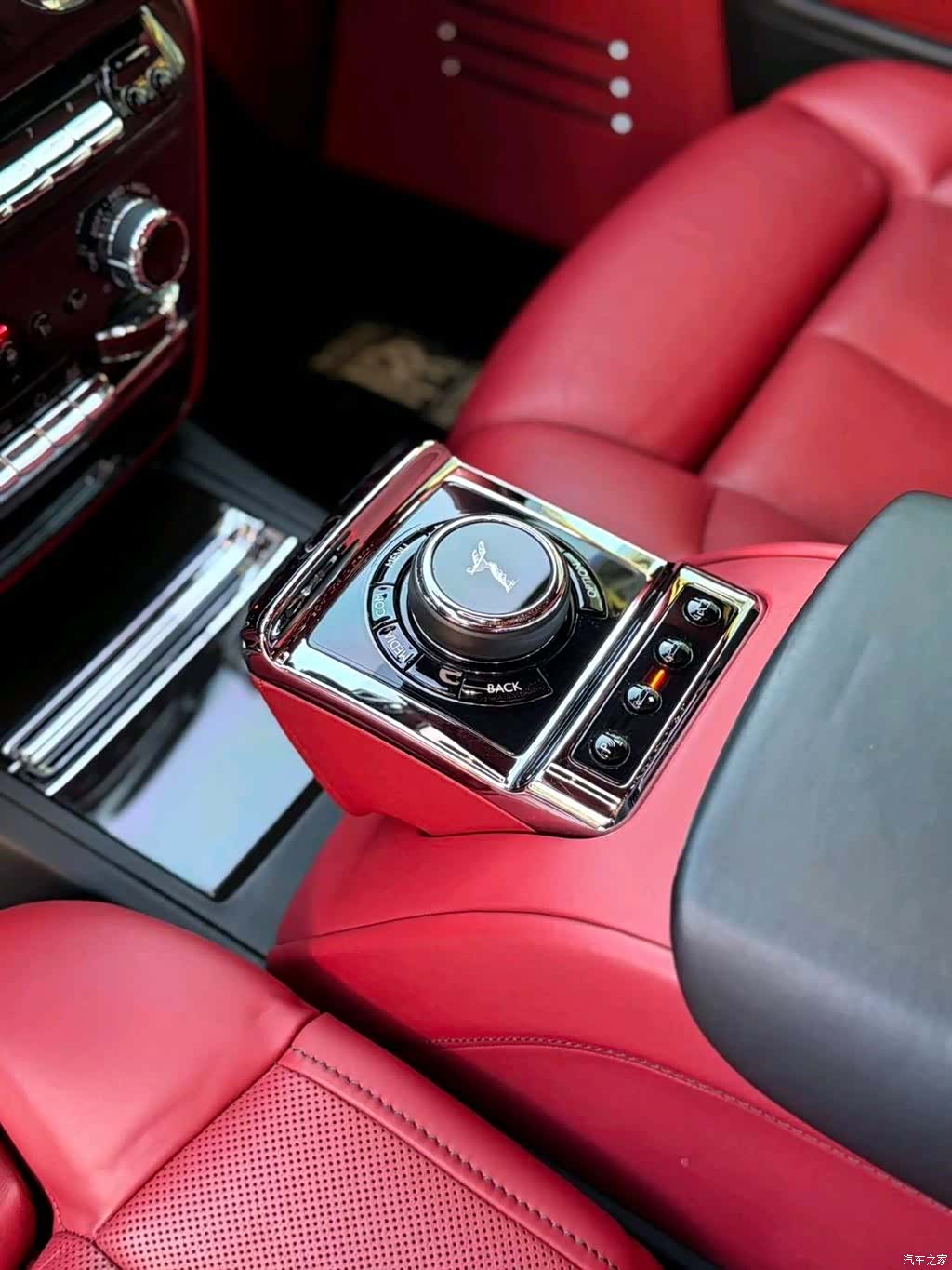 Rolls-Royce Phantom, 2012 8