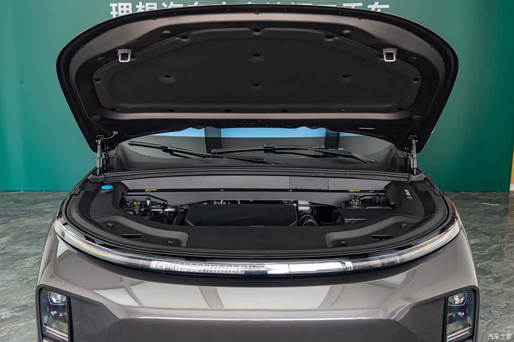 Li Auto L8, 2025 все фото