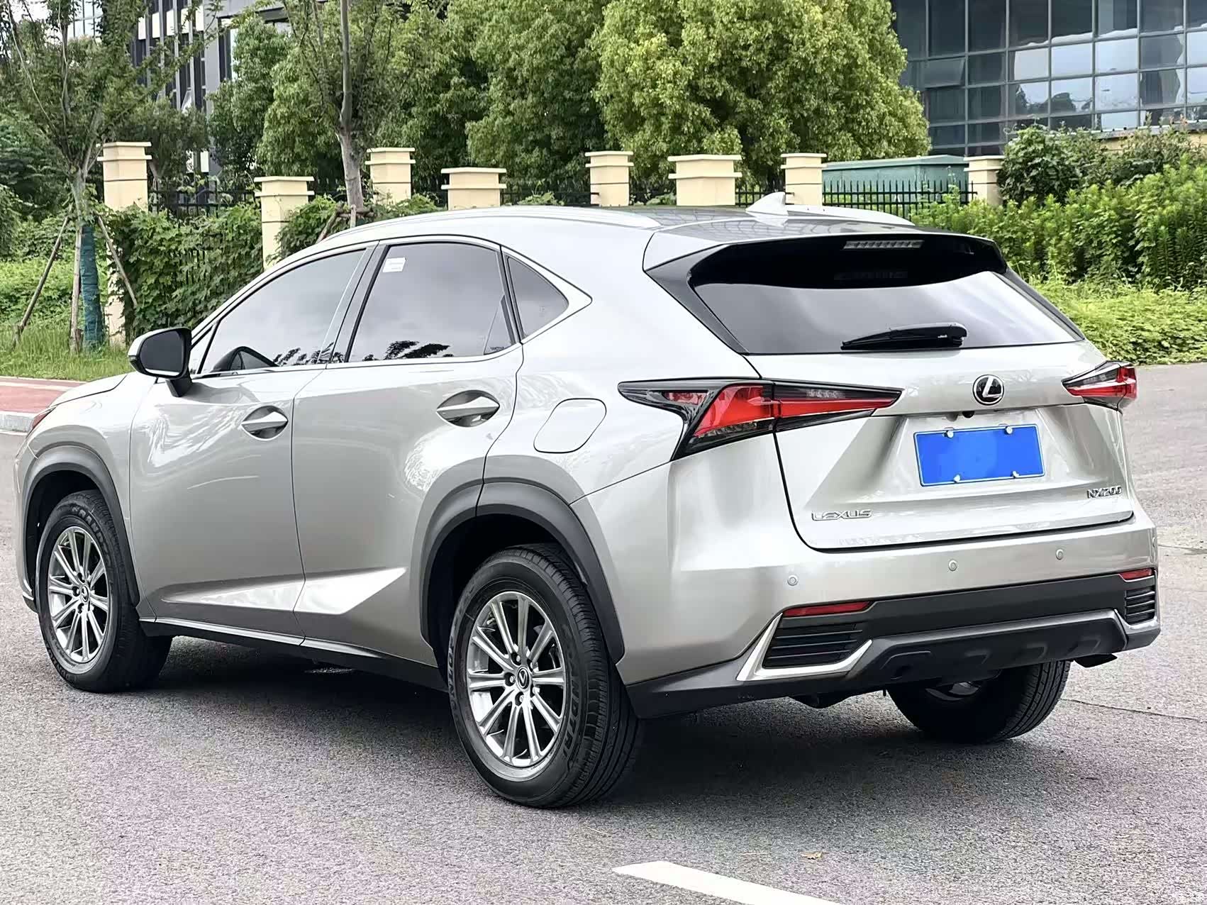 Lexus NX, 2020 4