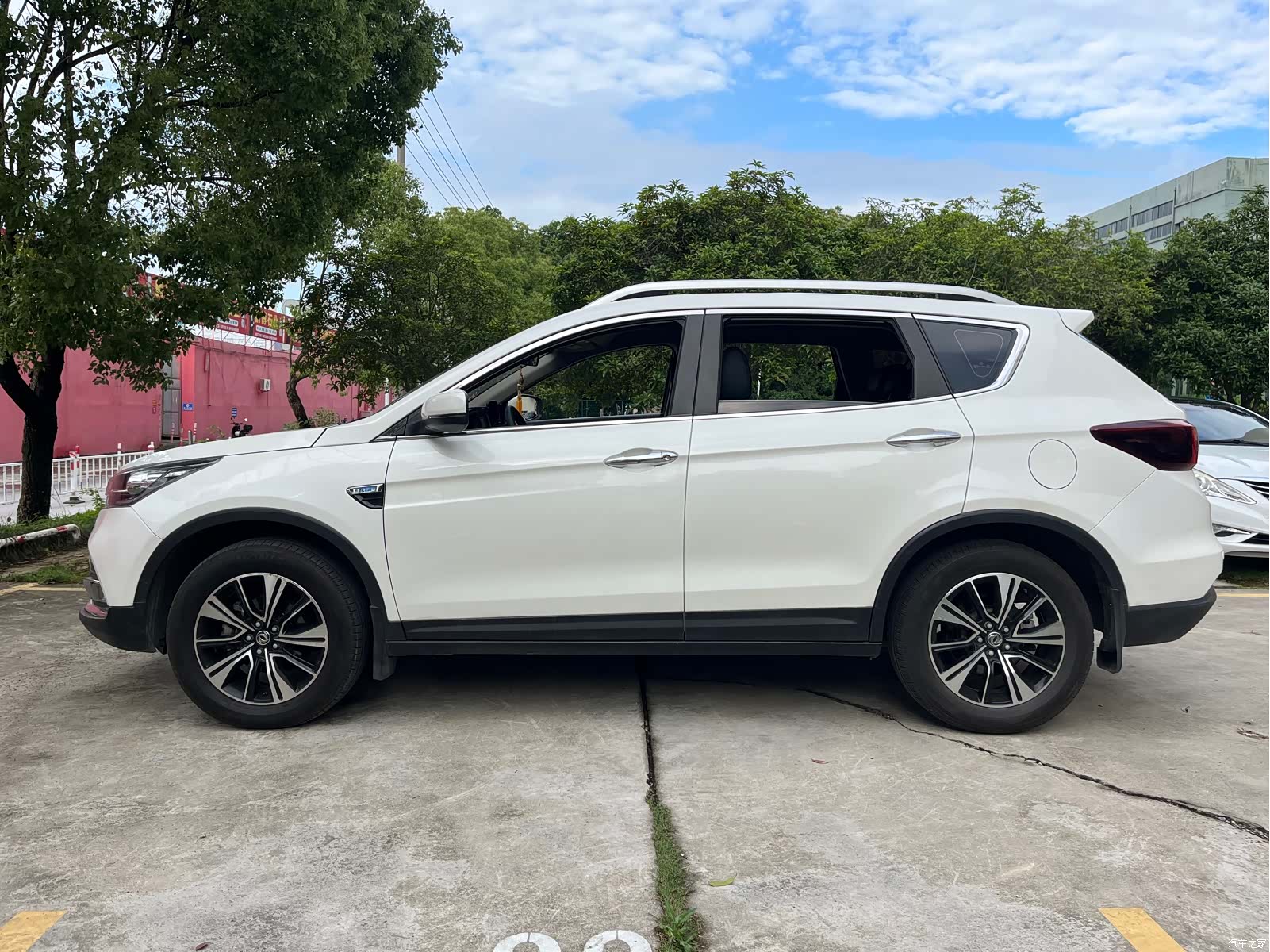 DongFeng AX7, 2018 8