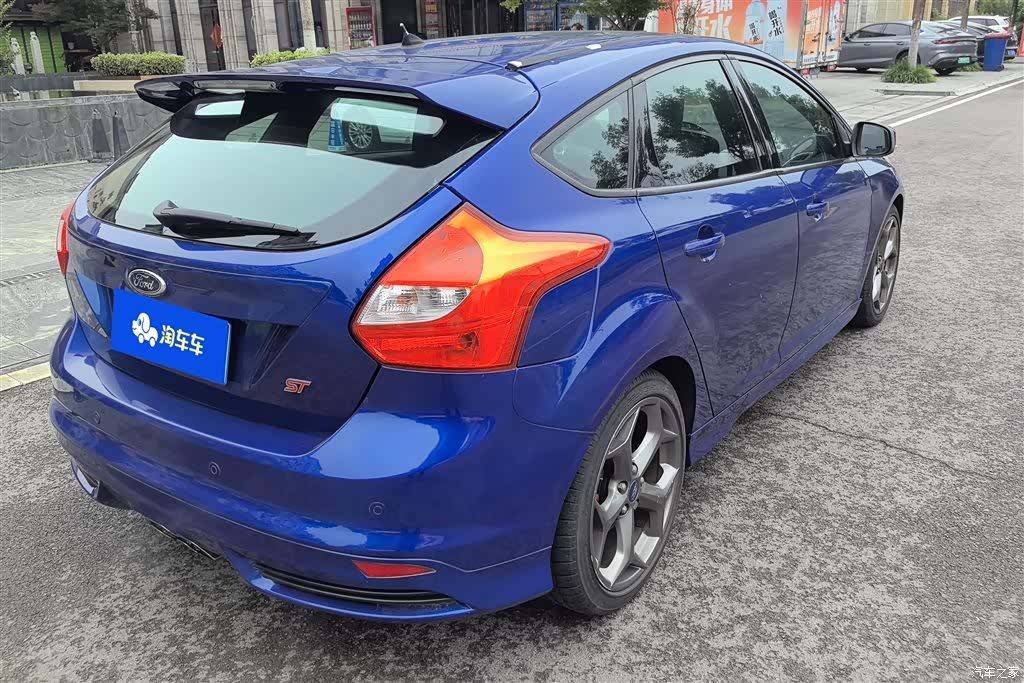 Ford Focus, 2014 3