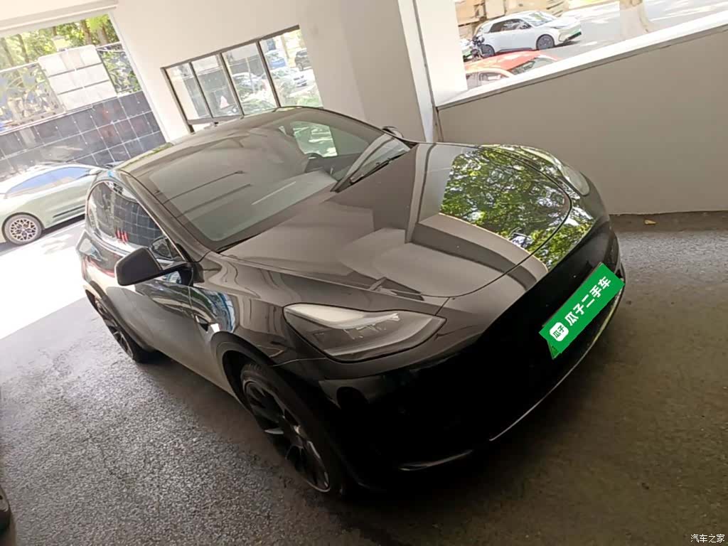 Tesla Model Y, 2022 4
