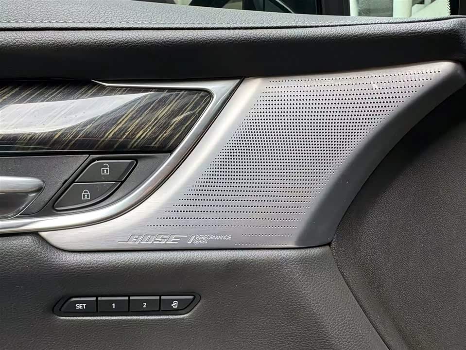Cadillac XT6