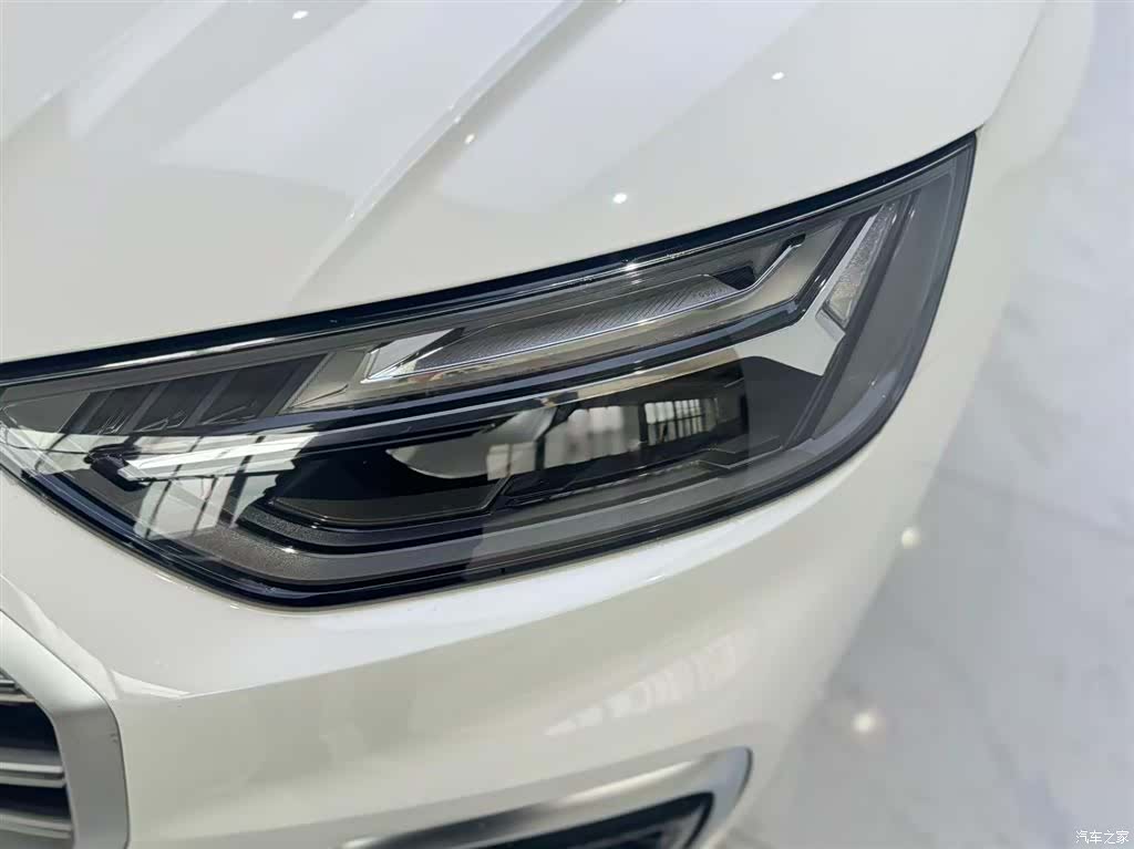 Audi Q5L, 2023 10