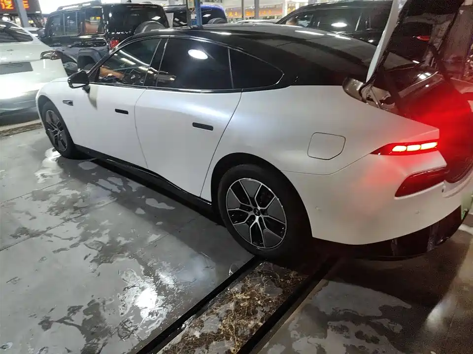 XPENG P7