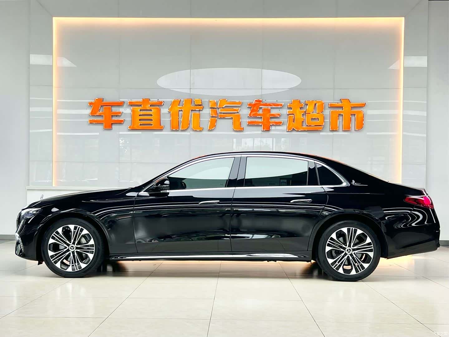 Mercedes-Benz E-Class, 2025 4