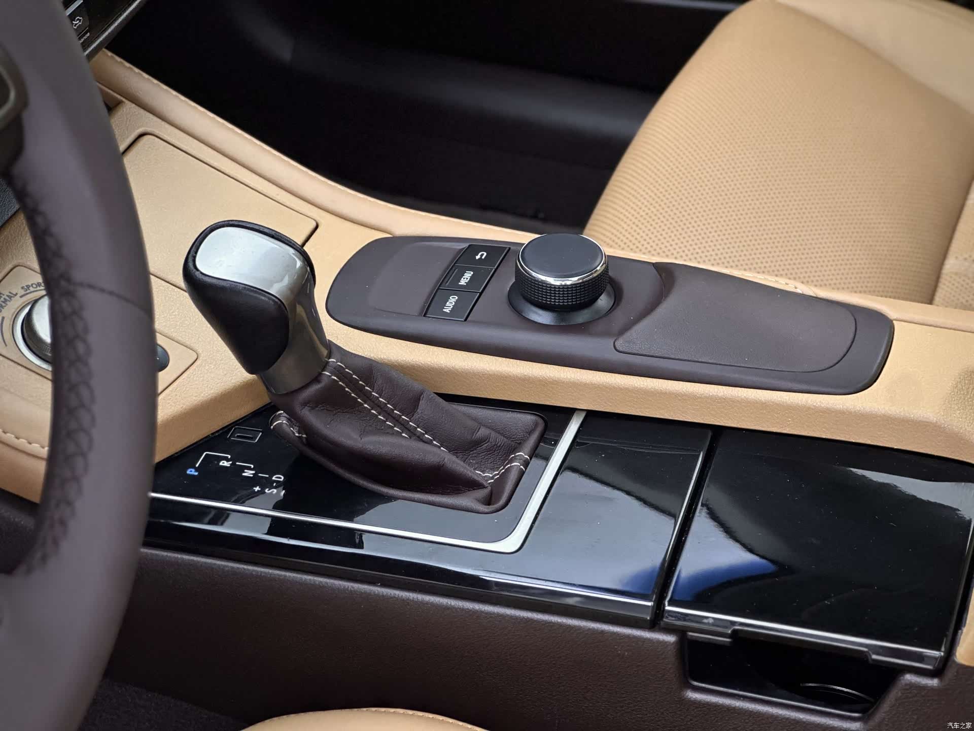 Lexus ES, 2016 7