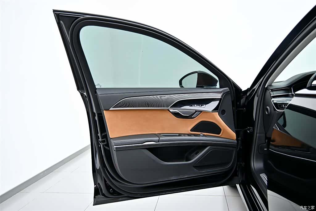 Audi A8L, 2024 22