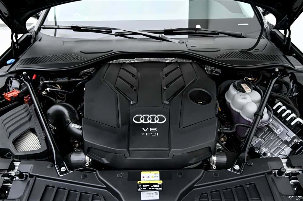 Audi A8L, 2024 40