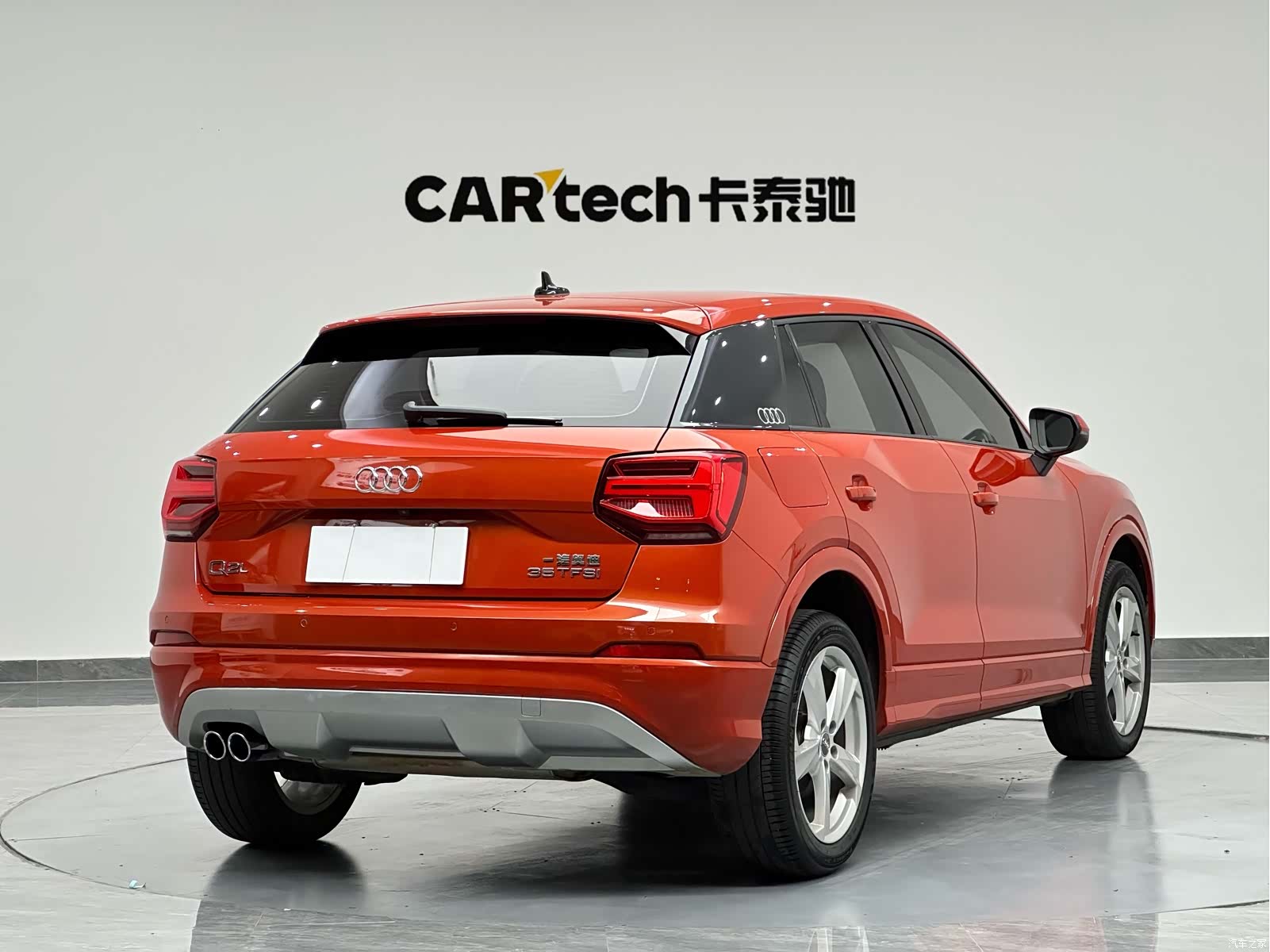 Audi Q2L, 2019 8