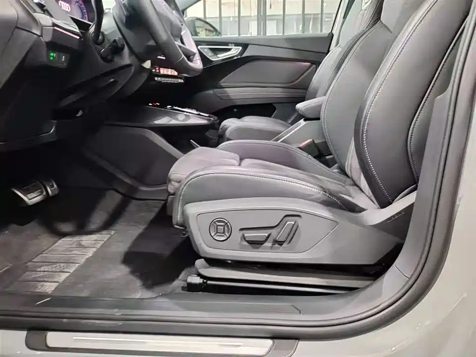 Audi Q4 Audi Q4