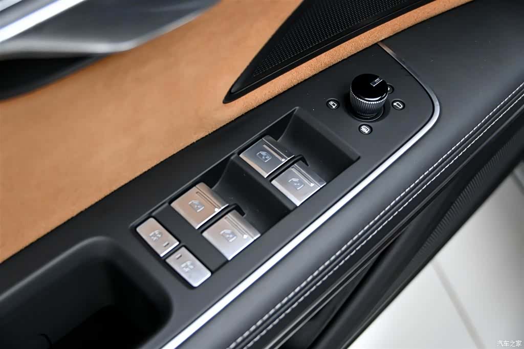 Audi A8L, 2024 25