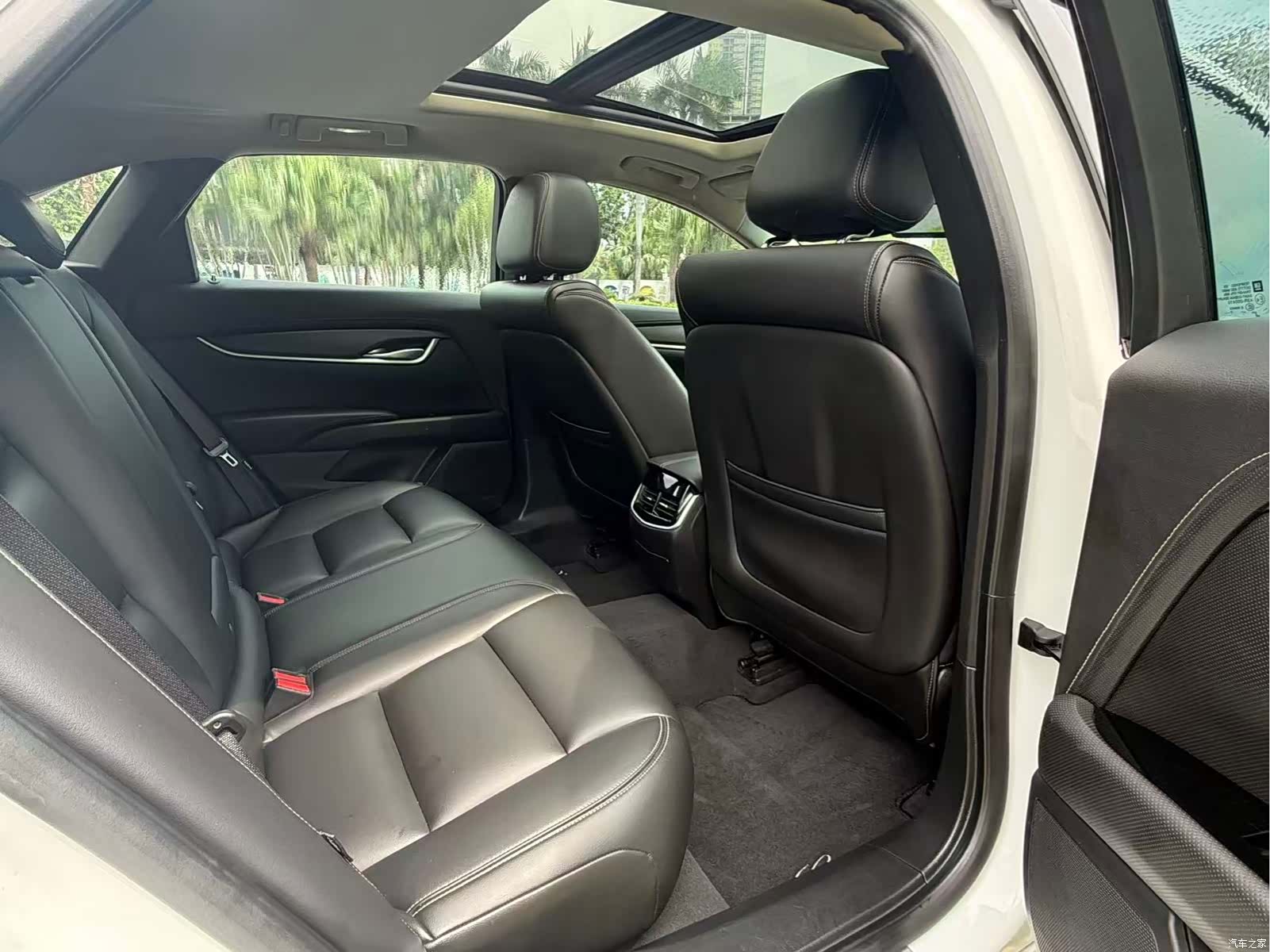 Cadillac XTS, 2018 13
