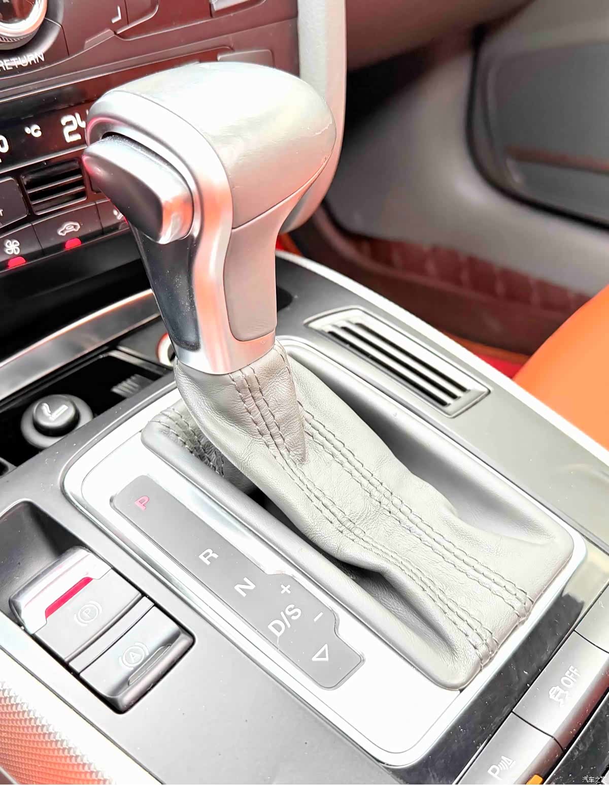 Audi A4L, 2015 19