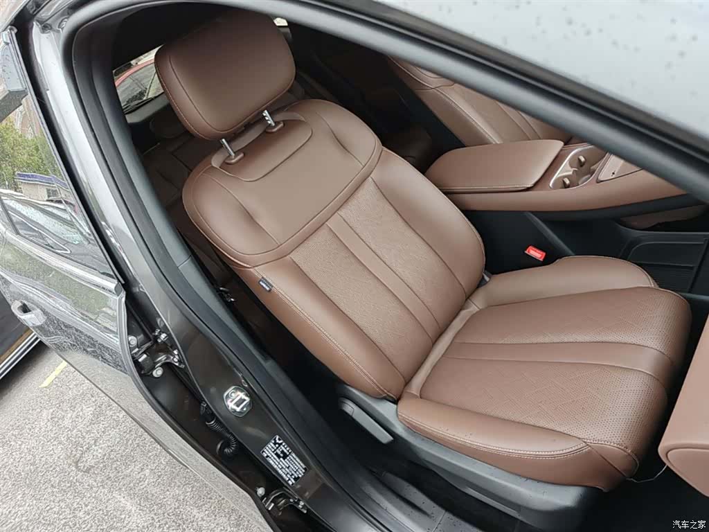 Wuling Starlight, 2025 25