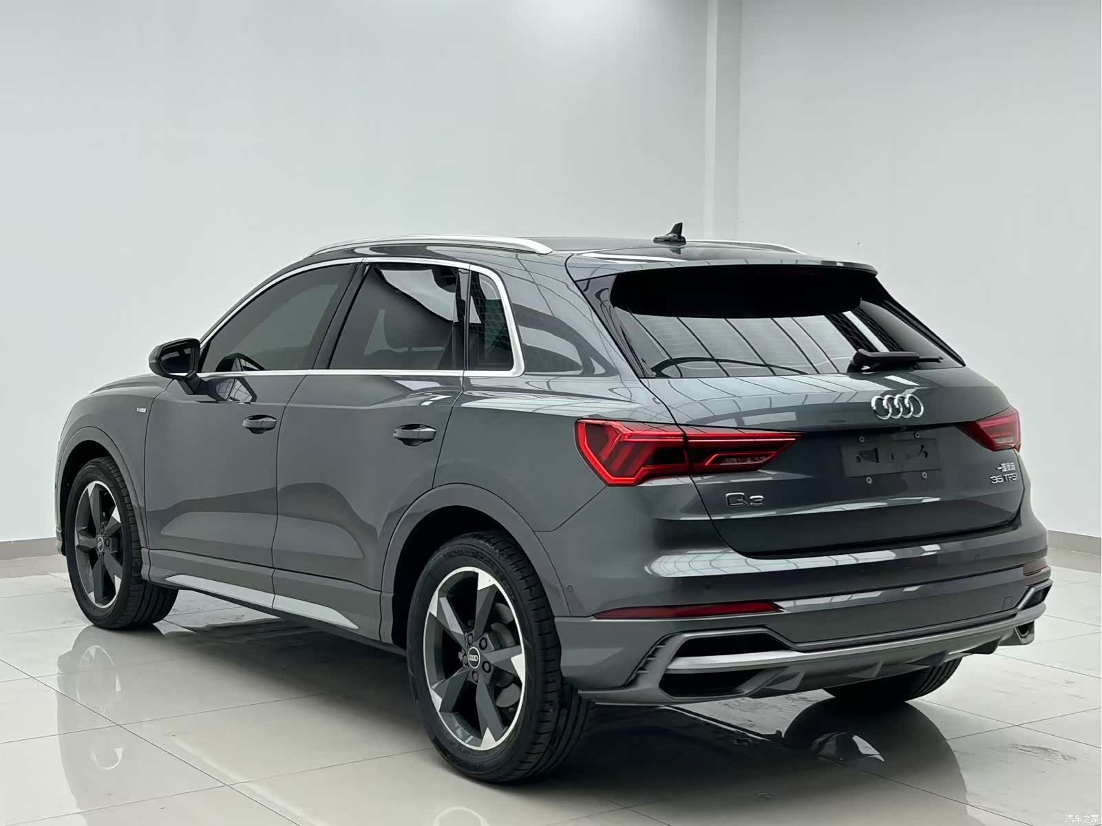 Audi Q3, 2022 все фото