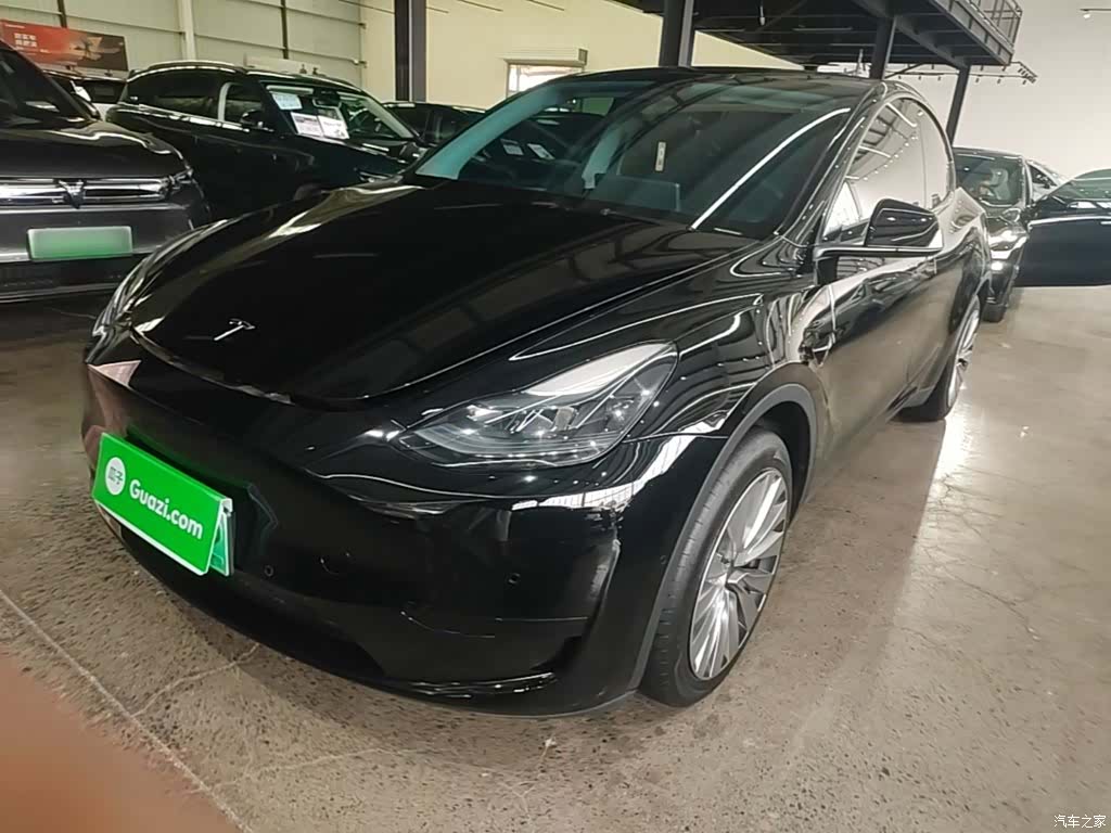 Tesla Model Y, 2023 1