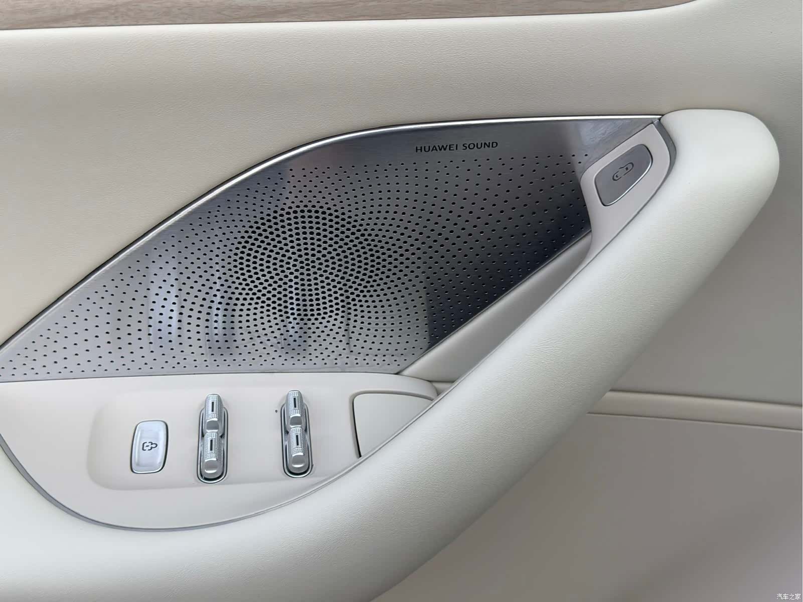 Luxeed R7, 2025 все фото