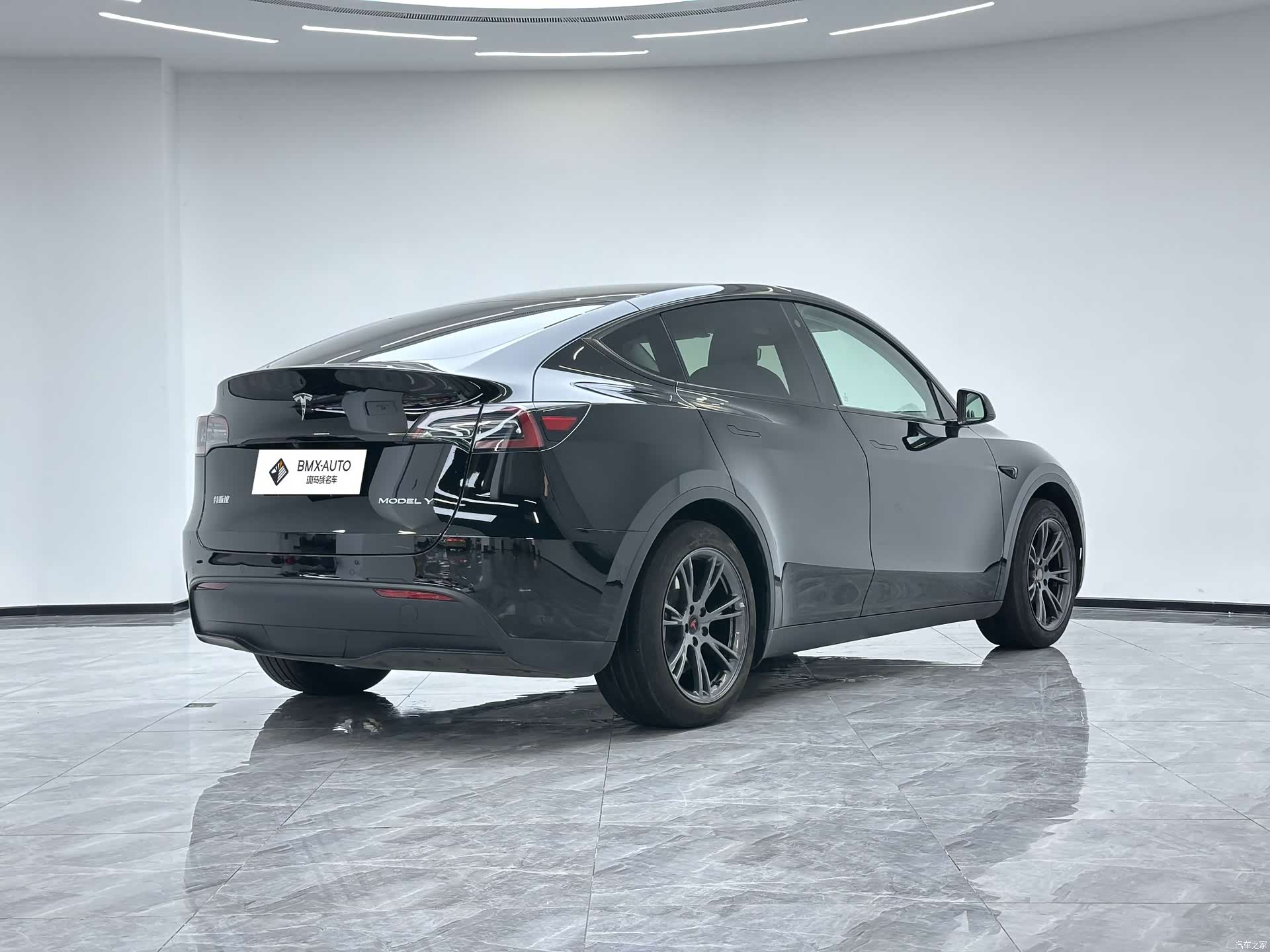 Tesla Model Y, 2023 4