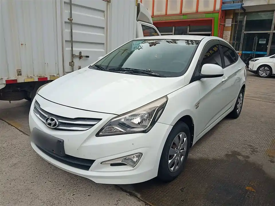 Hyundai Rena